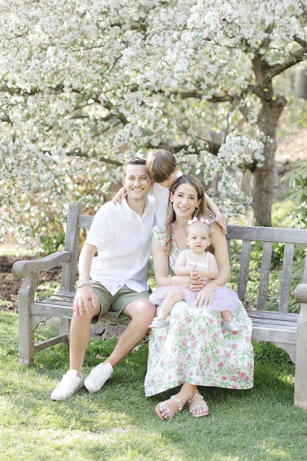 Family photos at Reeves Reed Arboretum in Summit NJ.